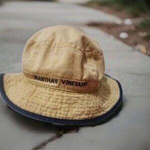 Martha’s Vineyard Embroidered logo Bucket Hat Tan blue trim L/XL made/Hong Kong
